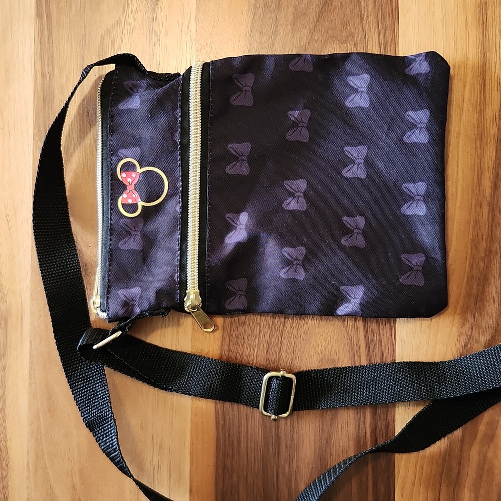 Loungefly Disney Minnie Mouse Crossbody Bag - Picture 6 of 11